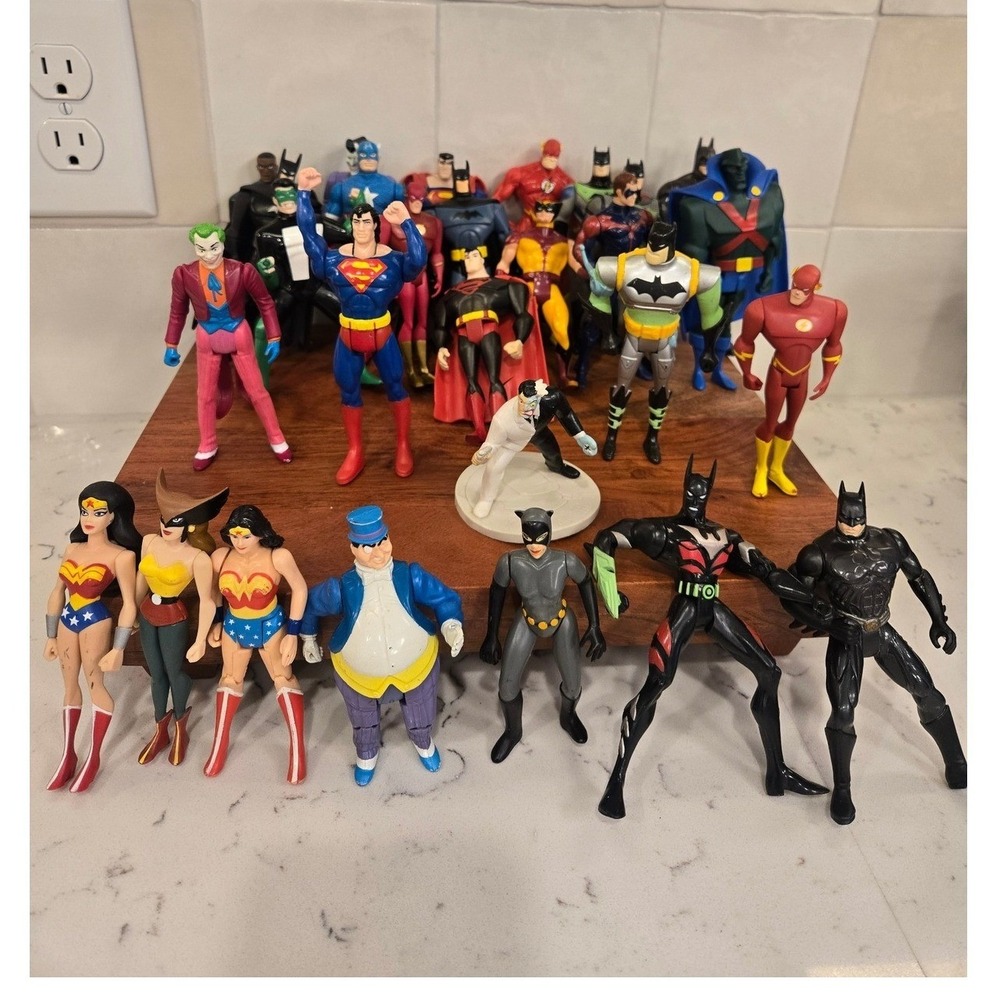 Vtg DC Marvel Action Figure Lot 29 1990s 2000s Kenner Mattel JLU Batman